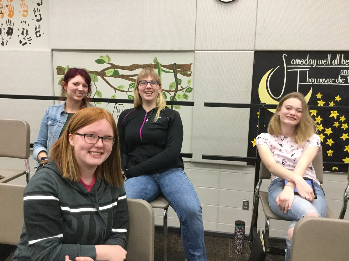 When you learn “Chili con Carne” and it’s your student teachers last day, you eat chips, salsa, and guac right? @FHSBerg <a href="/FarmingtonChoir/">FHS Choir</a> <a href="/therealgroup/">The Real Group</a>