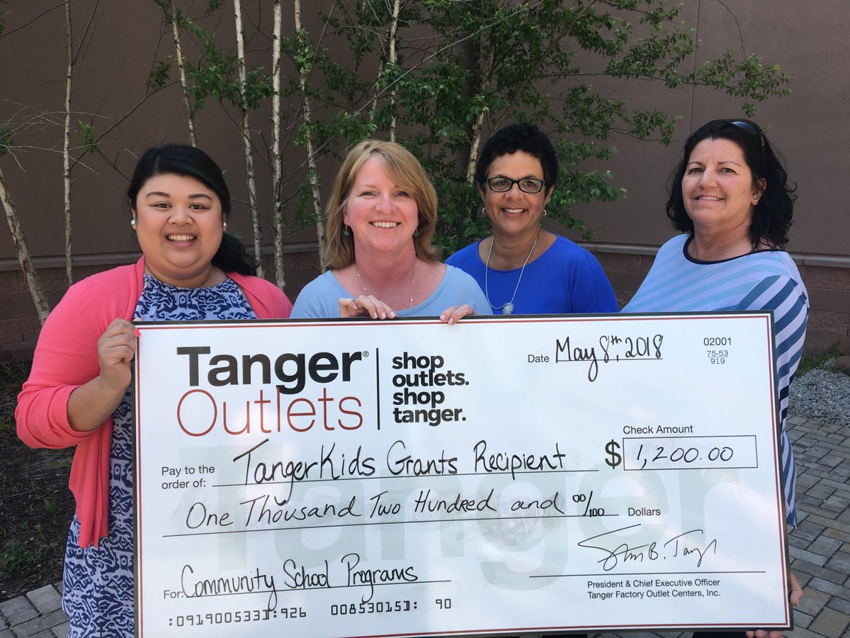livingekim's tweet photo. Yippee! Got our TangerKids Grant Check - Thanks so much @TangerOutlets! @WhitesidesElem1 will be reading lots of new @SCASLNet SC Book Award Books. Thanks to Alicia Kokkinis at @CCSDConnects for grant expertise. @VOCALCCSD https://t.co/qDn1kG0OUS