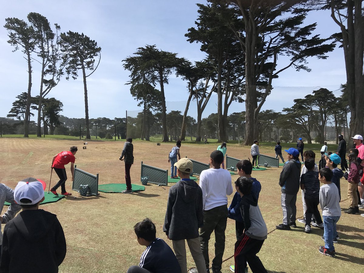 SFUSDPE's tweet photo. 5th Grade Par Tee Golf at Harding #greatday4golf #keepsfmoving #sfusdpe https://t.co/wGIy61phOu