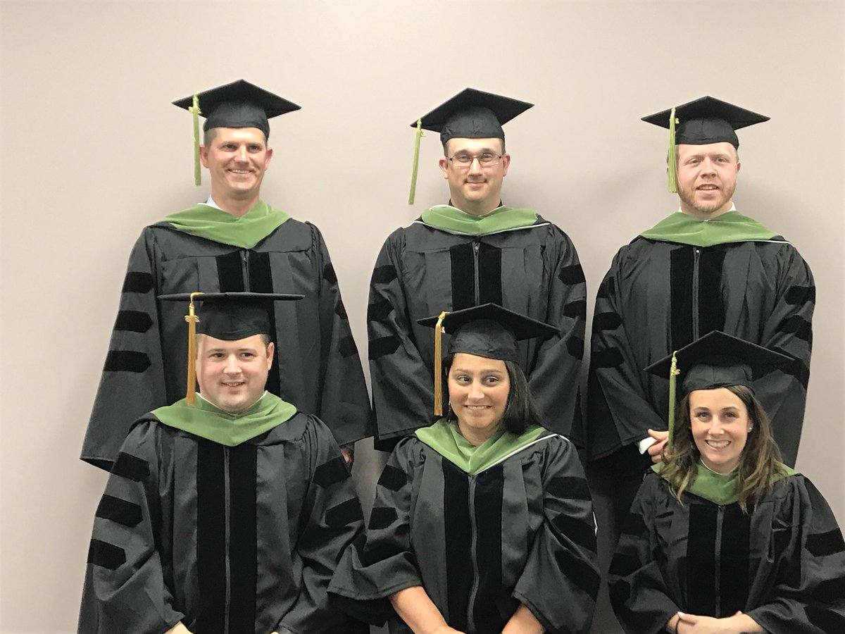 TempleATP's tweet photo. Presenting some of the DAT #Classof2018 🦉#TempleTogether https://t.co/nm7pKAZYhs