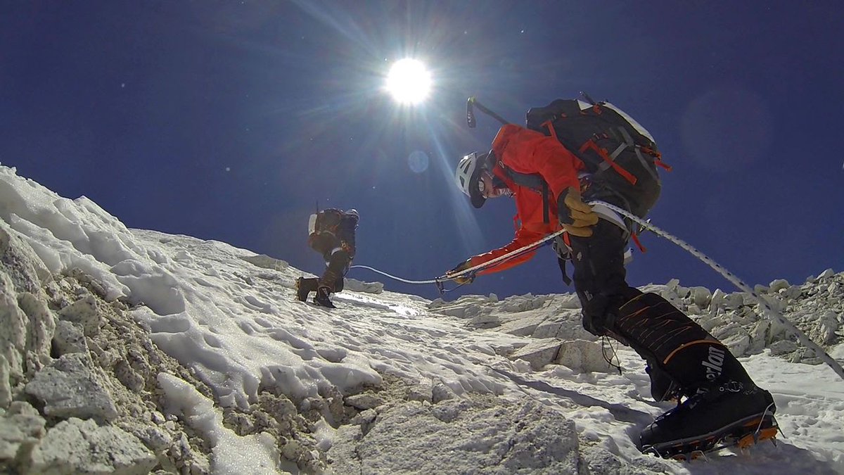 ideas_kcl's tweet photo. Two mountaineers are trying to recreate NASA’s twin study—on Mount Everest https://t.co/vZ08jIEdlr #itsatwinthing https://t.co/jiCgjUNYhc