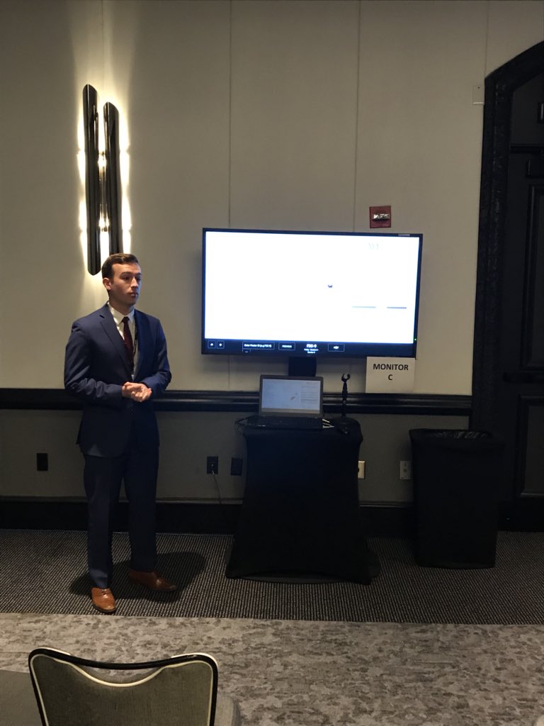 tgruffi's tweet photo. Jack Peace presents on a case of postpartum thyroid storm #SOAPAM2018 @NU_OBAnes https://t.co/SjWmTUc4nn