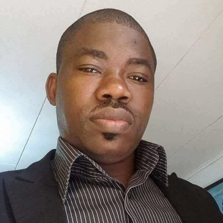 Connaissez-vous le jeune #HerveMombo emprisonné au #Gabon pour #CrimeContreLaPaix <a href="/EmmanuelMacron/">Emmanuel Macron</a> #BourdinDirect  #GabonSangLegislative
#NeParlePasPourMoi
#elysee