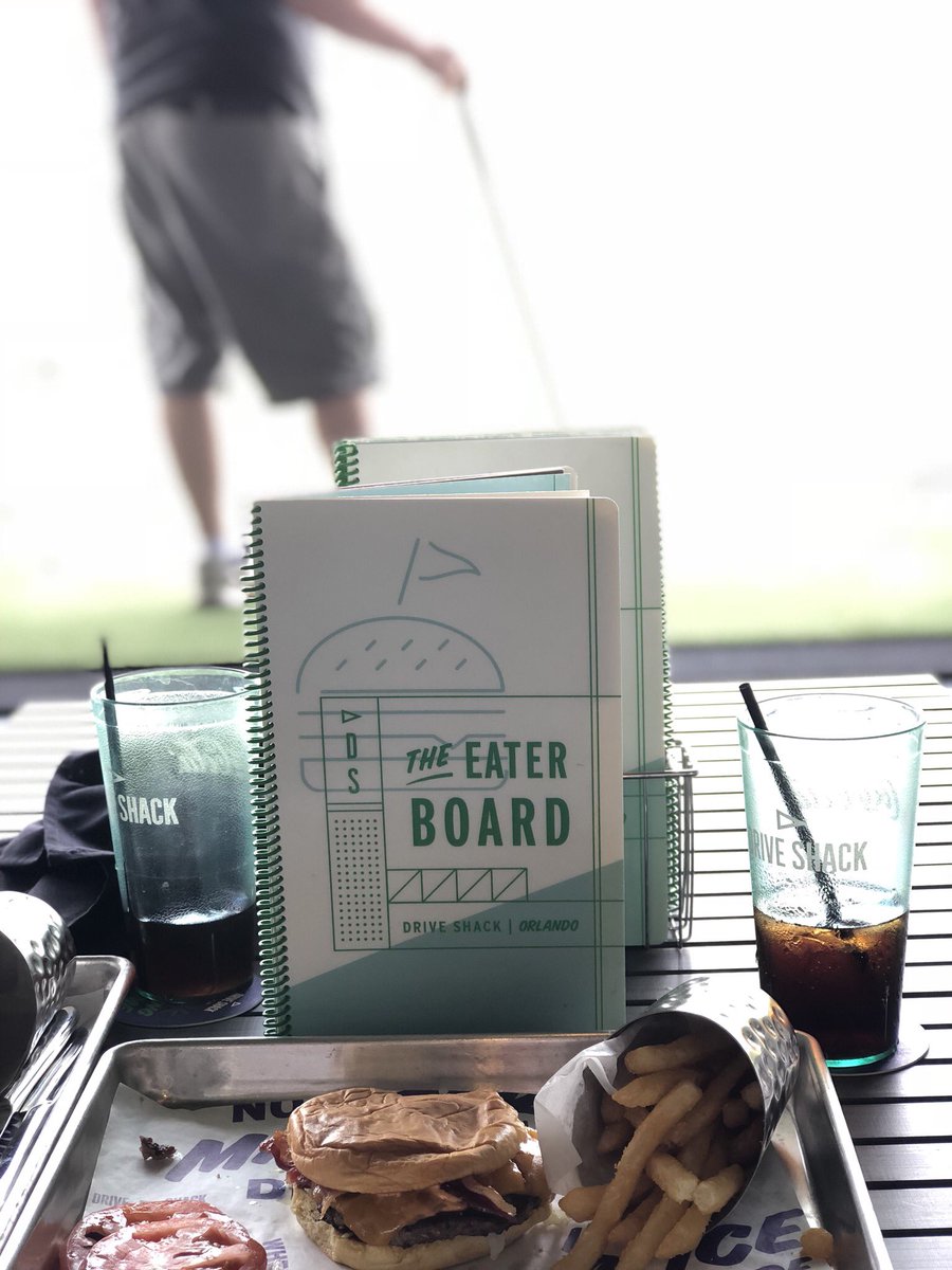 Its_Shanaka's tweet image. Hubs @proudgeekdaddy &amp;amp; I had a fun morning @DriveShackUSA Orlando. The food was delish, the atmosphere was fun, and I didn’t feel too foolish hitting 😂 AD #VisitOrlando #iFrueh #driveshack #golf