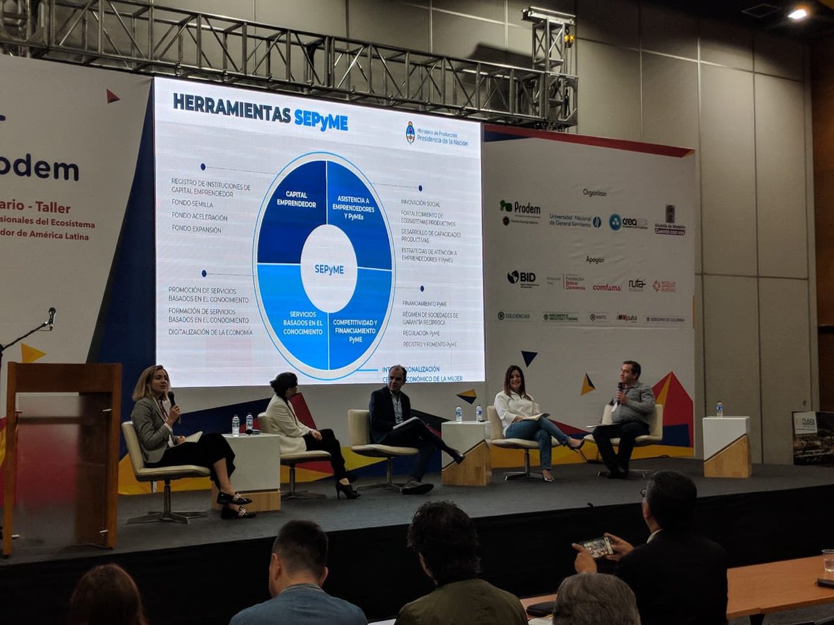 doutorsi's tweet photo. Orgullosa de poder compartir el trabajo de #ArgentinaEmprende con colegas de la región. Gracias @ST_Prodem por la invitación y la confianza. #8STProdem2018 https://t.co/jsmqpDfxfx