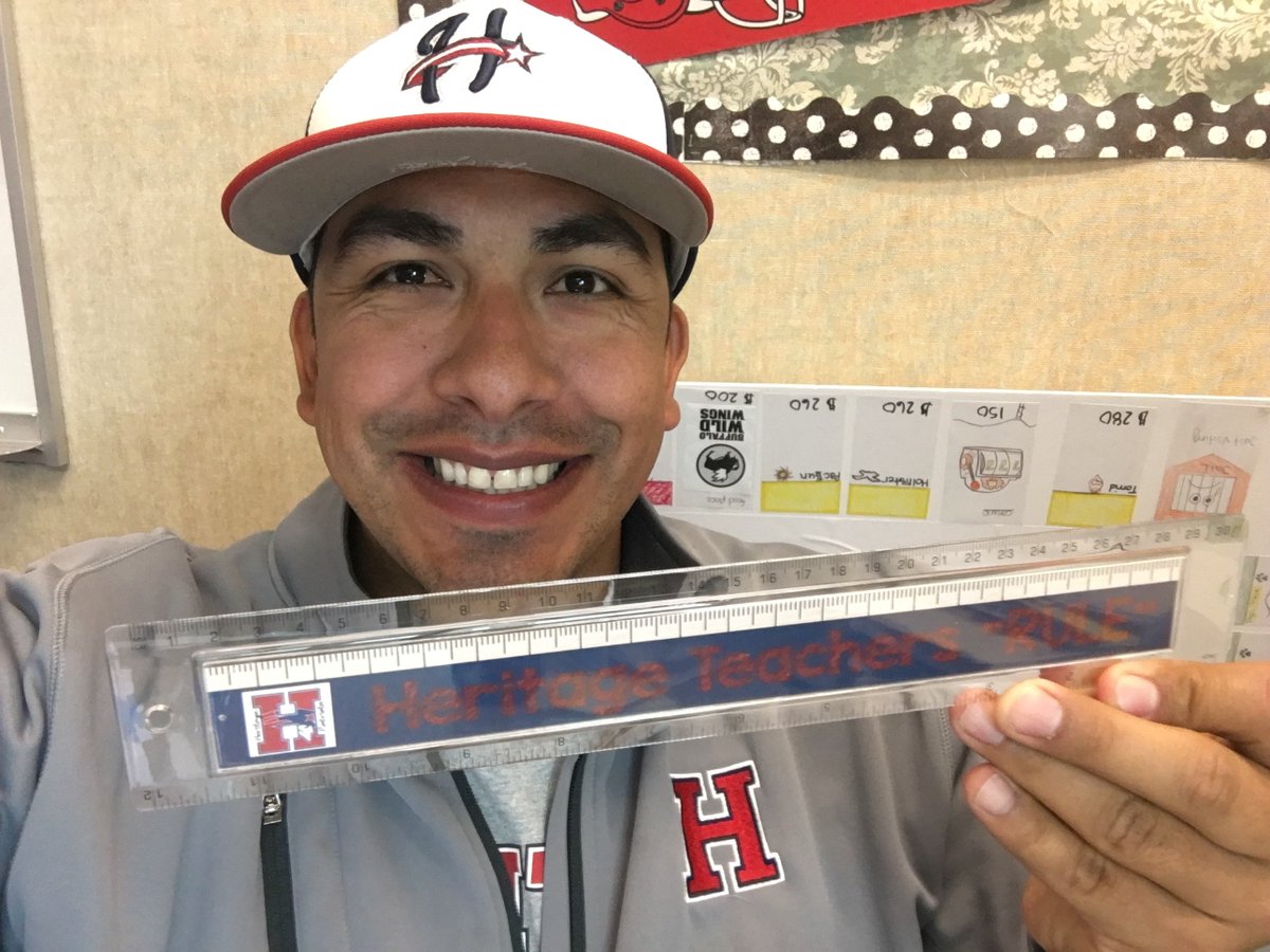 acontreras321's tweet photo. Thank you @HHS_Robotics for this awesome gift!!!! You "RULE"  #HHSrobotics https://t.co/vJvwAHGW6D