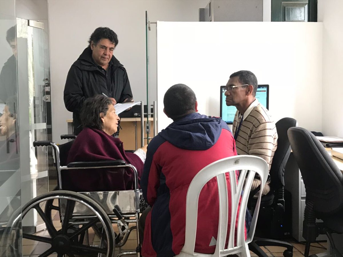 Jonatha42037791's tweet photo. Ciudadanos que nos regalan una sonrisa al recibir asesoría por parte de la #CasadelConsumidor de @ALCALDIASUBA11 #CentroSuba. Somos #RNPC de @sicsuper @Doritacaro8 @aecastrol @pfrobledo @jonatha42037791 @DanielOrozcoc https://t.co/bU30oCtfmh