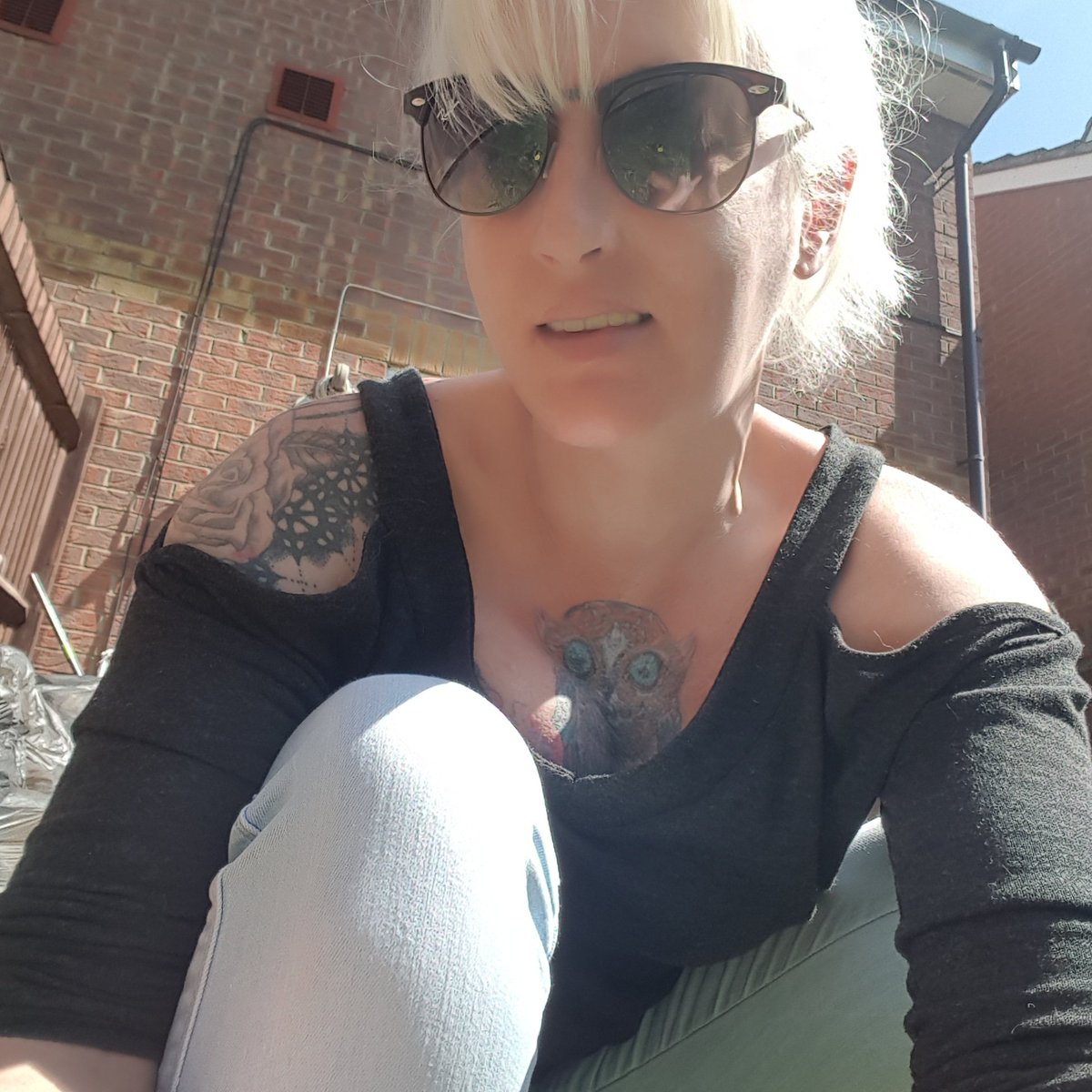 EmmaJaneBailey2's tweet photo. Got them teeth done..schmokinggg https://t.co/CedjhIhgYy