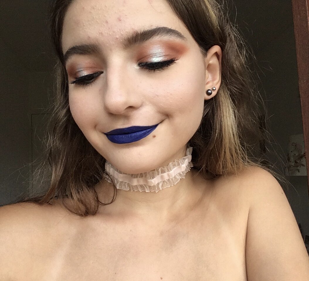 alenaams's tweet photo. Merci @fluffyyhead de m’avoir prévenue de l’existence de ce hashtag fait pour moi #PostTonMakeup https://t.co/PGuNJrY3S6