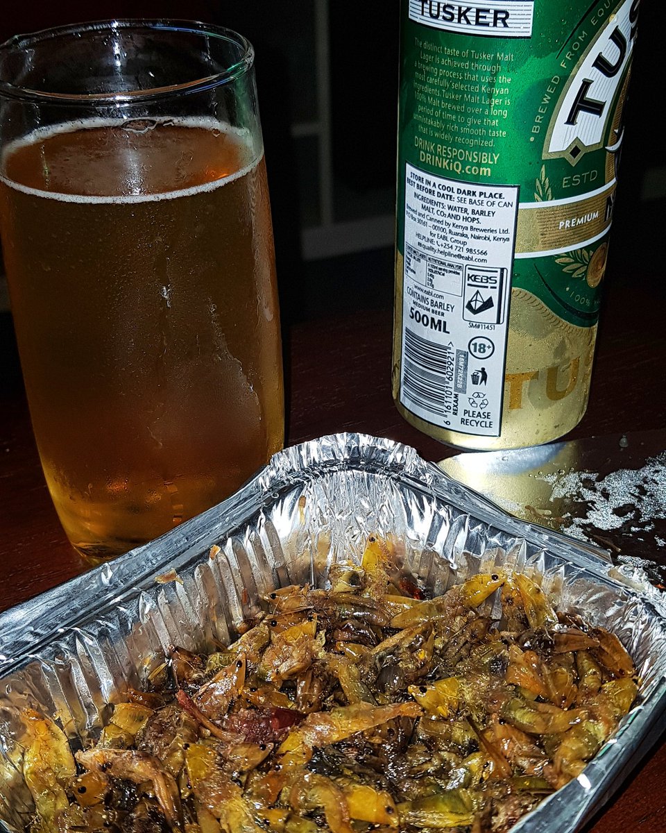 gaetanokagwa's tweet photo. All the perfect ingredients to start the weekend. #Nsenene #Grassoppers #Delicacy #ColdBeer #LightSnack #Uganda https://t.co/96jiK2Q1ic