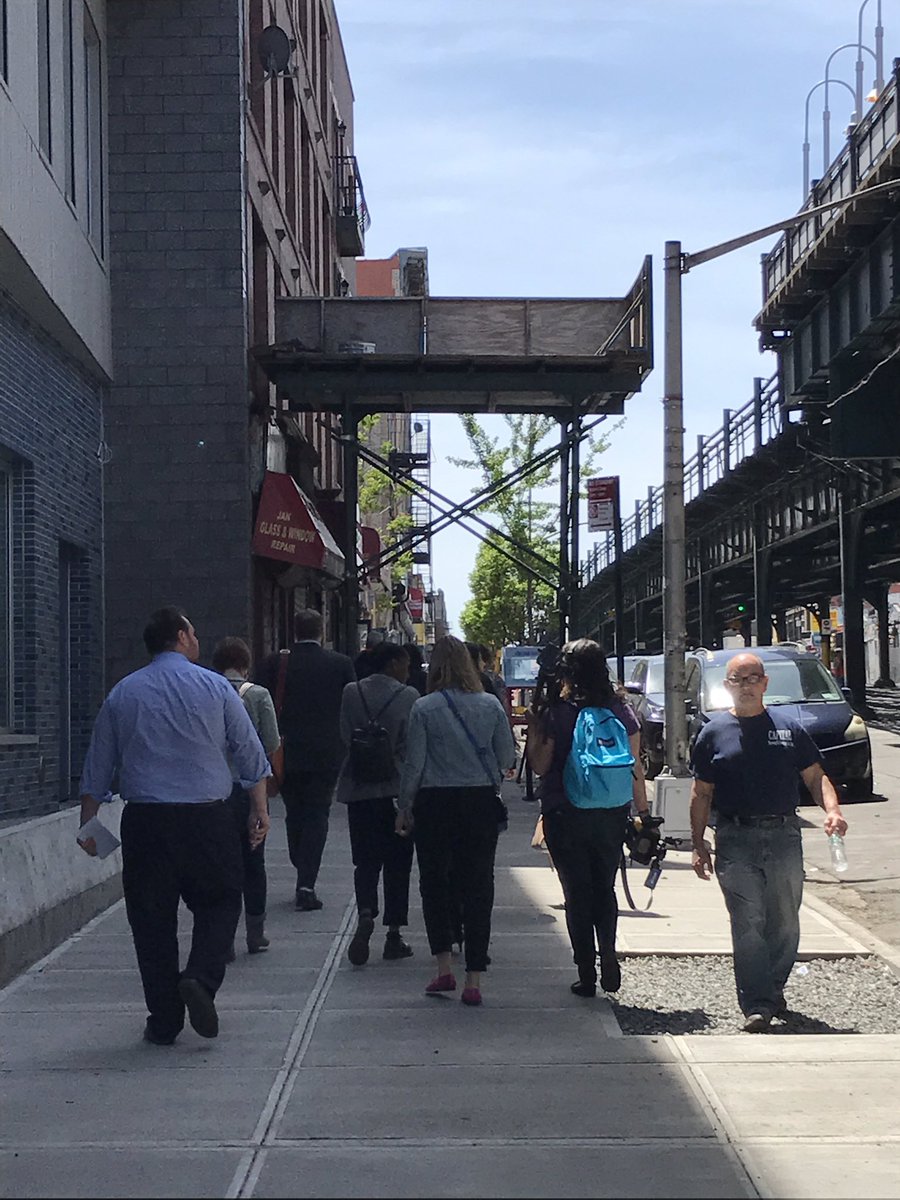 Erika__VG's tweet photo. @WHEDcoSpeaks unveils Explore So. Blvd. #wayfinding campaign! #CorridorChallenge @Citi @NYC_SBS @CDAdvisor @sichamber @CHLDC https://t.co/OMbI16oKYF