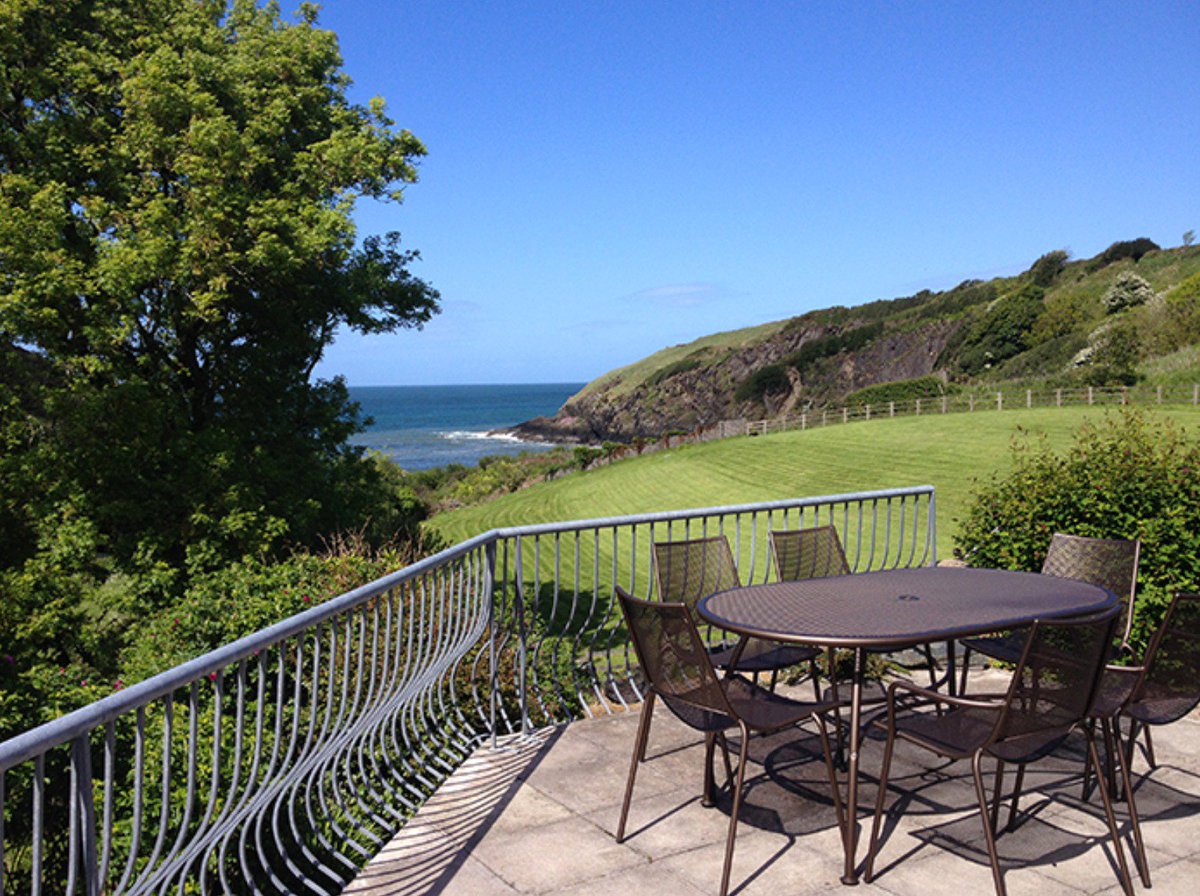 Hentyllaeth's tweet photo. Inside Hen Ty Llaeth holiday cottage, #newport #pembrokeshire showing the #beachviews and accomodation
https://t.co/cvfTxzXxWq @coastalcottages https://t.co/gBWORhX7Fm