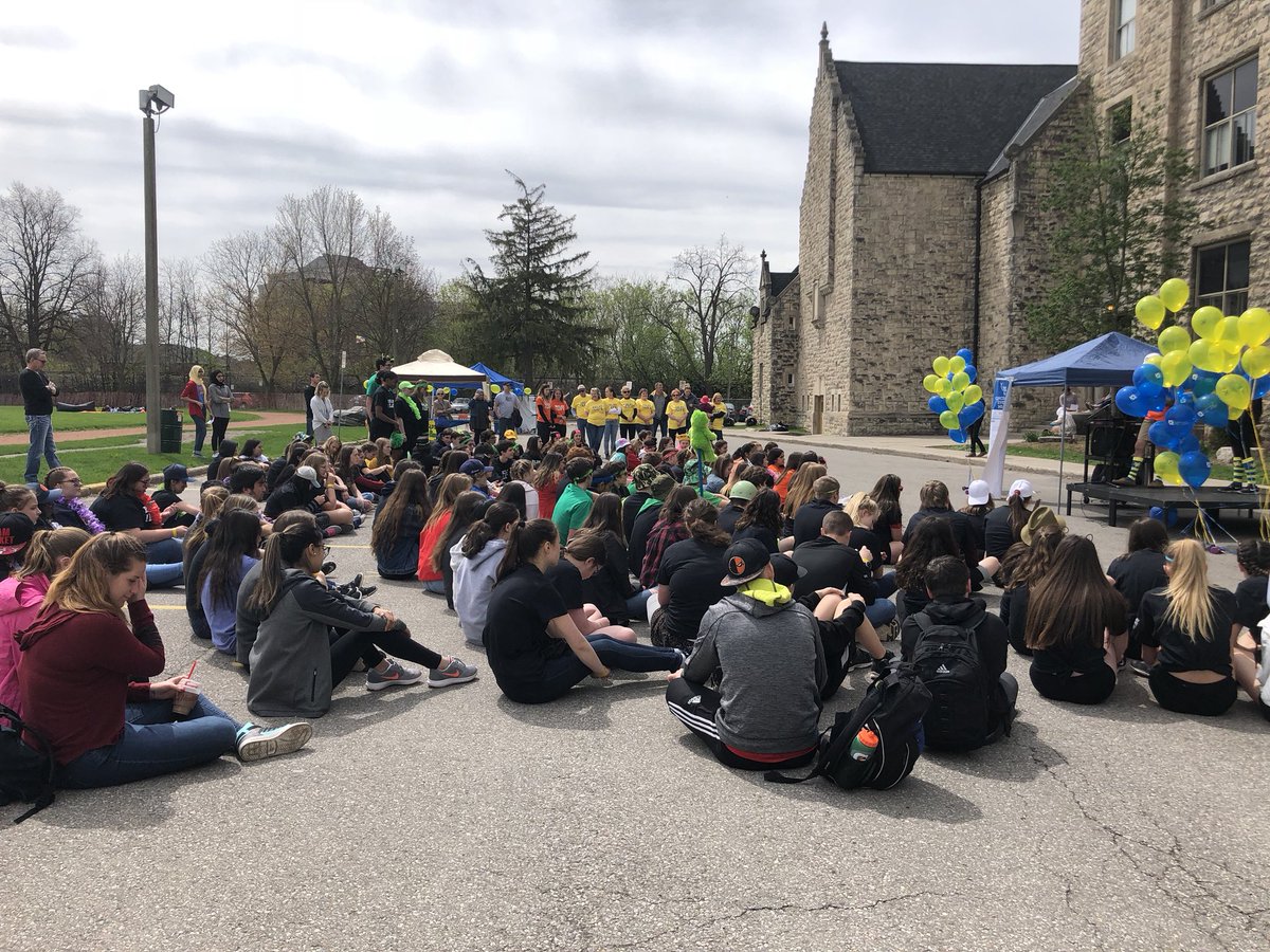 So honored to attend the opening celebrations for the annual Relay for Life at @GaltCI Thanks to the over 200 students participating in this incredible event. @wrdsb @AngelaMercier1 #wewillfindacure #canadiancancersociety #studentsmakingadifference