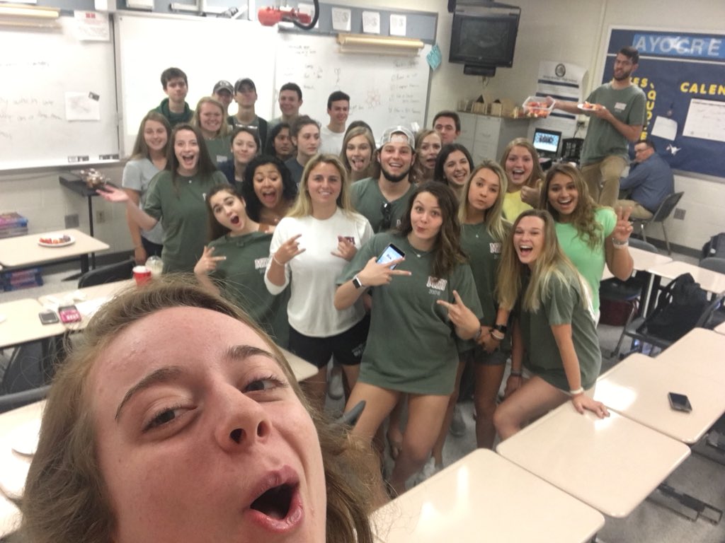 mthsbhs's tweet photo. Happy Last MTH Meeting! #SBHSserves #MTHpride https://t.co/px7xOA5xYy