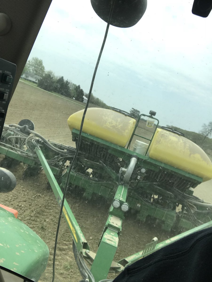 fiockalex's tweet photo. Last field of #plant18 putting some @ChannelSeed 2817’s in the ground. @PribleAg #PlacedtoPerformContest https://t.co/fKbKIHjkkb