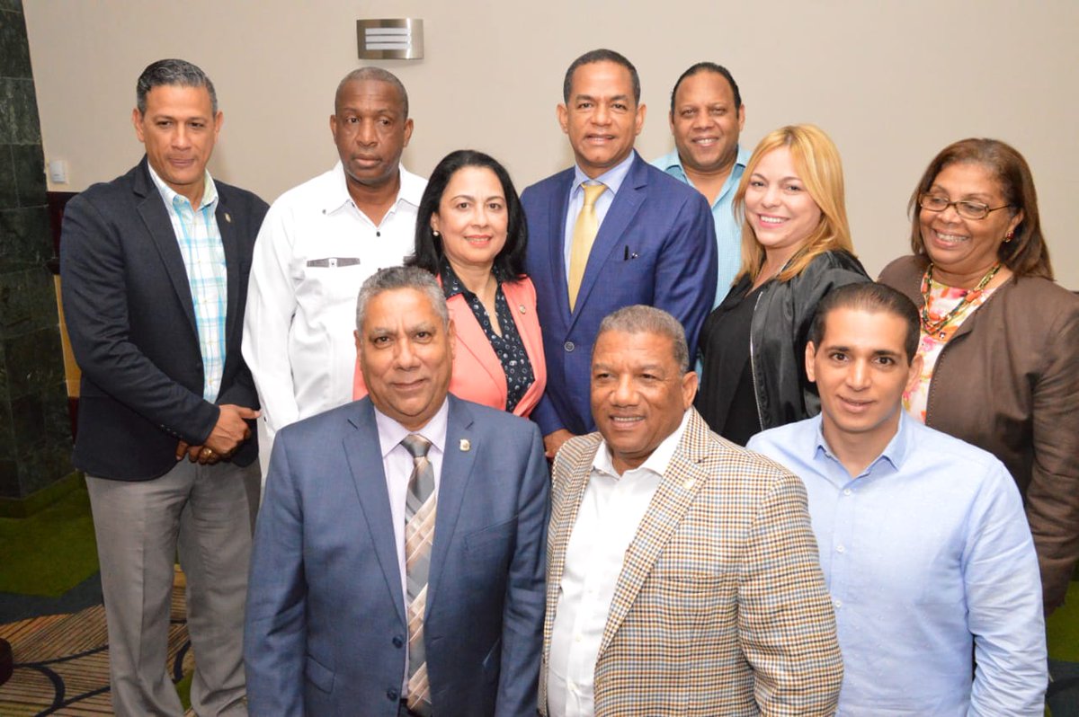 JCesarValentin's tweet image. En segundo encuentro de diálogo junto a diputados de distintos partidos de la provincia, en nuestro segundo encuentro para dar seguimiento a nuestro compromiso de establecer sinergia en torno a prioridades e iniciativas que impacten en favor de Santiago.