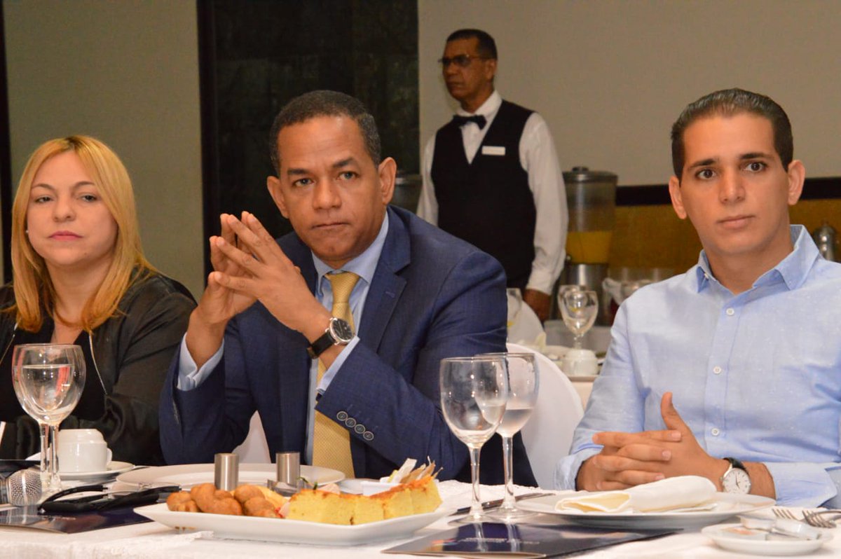 JCesarValentin's tweet image. En segundo encuentro de diálogo junto a diputados de distintos partidos de la provincia, en nuestro segundo encuentro para dar seguimiento a nuestro compromiso de establecer sinergia en torno a prioridades e iniciativas que impacten en favor de Santiago.