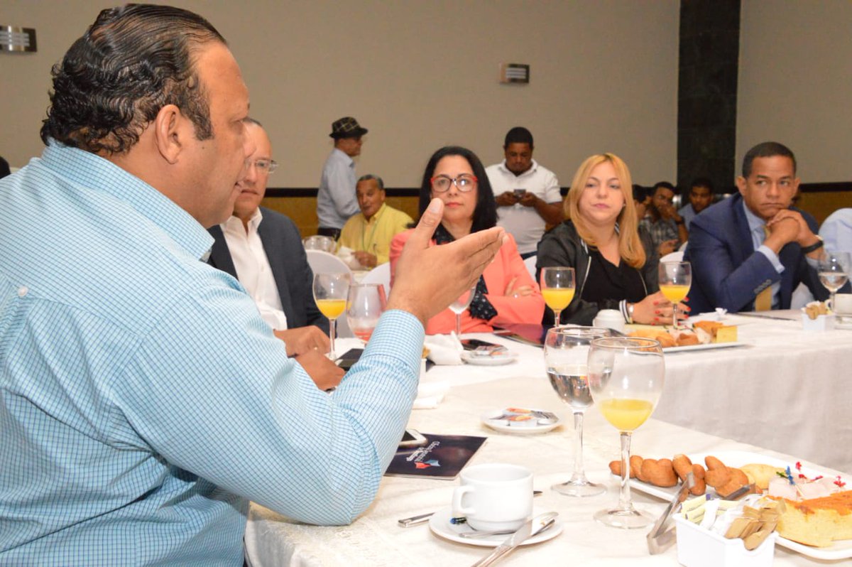 JCesarValentin's tweet image. En segundo encuentro de diálogo junto a diputados de distintos partidos de la provincia, en nuestro segundo encuentro para dar seguimiento a nuestro compromiso de establecer sinergia en torno a prioridades e iniciativas que impacten en favor de Santiago.