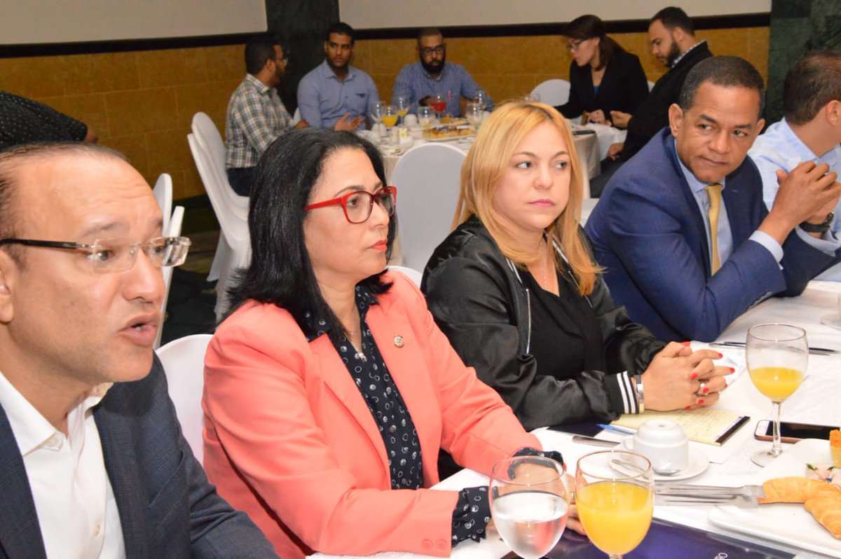 JCesarValentin's tweet image. En segundo encuentro de diálogo junto a diputados de distintos partidos de la provincia, en nuestro segundo encuentro para dar seguimiento a nuestro compromiso de establecer sinergia en torno a prioridades e iniciativas que impacten en favor de Santiago.