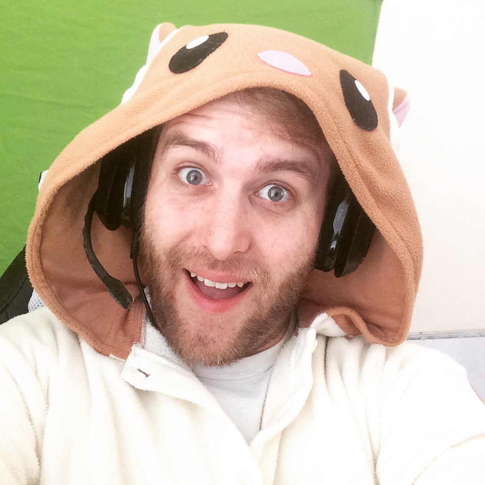 WitchShamael's tweet photo. Flying Squirrel Friday!
I’m #live on #twitch 
⬇️⬇️⬇️⬇️⬇️⬇️⬇️⬇️
https://t.co/feW7WJ8DzP
#Fortnite #xboxone #xbox #flyingsquirrelfriday #Machete848 #stayclassy #videogames #gamerguy #twitchstreamer #onsie #greenscreen #greeneyes @ToastRetweets @FlyRts https://t.co/U2Tpdm8UDv