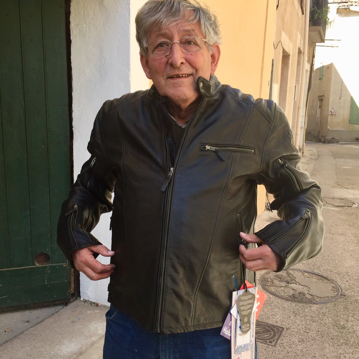 We’re delighted that the legendary Ted Simon has chosen to upgrade his old leather jacket for a #Halvarssons Discovery, which he’ll be wearing when he attends the <a href="/OverlandEvent/">Overland Event</a> near Oxford in the UK at the end of August. More info on the Discovery here: jofama.se/mcsm/en_gb/pro…