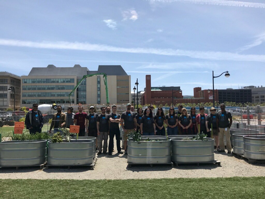 SalesforceVC's tweet photo. We helped @UrbanSprouts maintain a community garden in Mission Bay to further their mission of growing healthy schools and communities through garden based education. @PledgeOne #CloudGivesBack https://t.co/ILpvZFZEgm