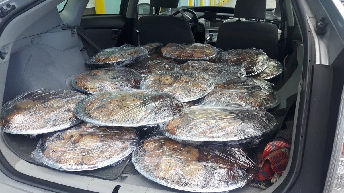 cookiesofcourse's tweet photo. A plentiful Prius plethora of platters. https://t.co/Yoi1rAUUGm