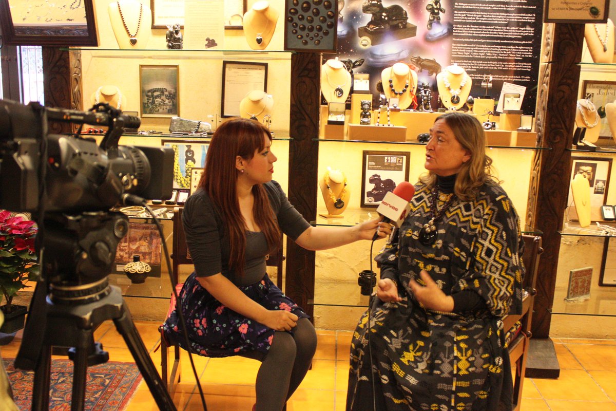 JadeMayaGT's tweet photo. Compartiendo La entrevista de La Arqueóloga Mary Lou Ridinger en Jade @JadeMayaGT https://t.co/veD7uFCRgR