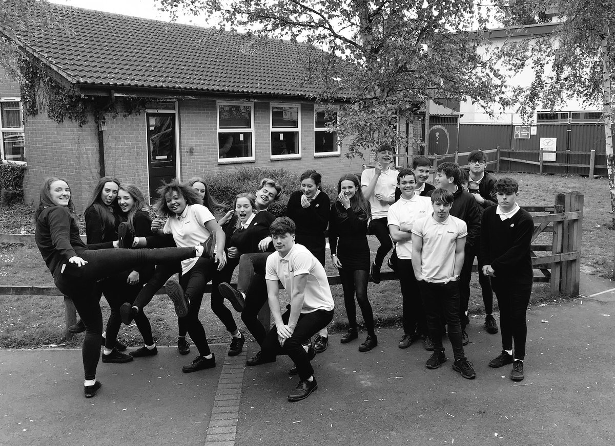 MWASport's tweet photo. That last ever GCSE PE theory Friday feeling for 11C/D! A pretty great bunch all in all... 🤞they get the grades they deserve next week! #tea&amp;treats ☕️ 🍪 #classof2018 #PreparationIs🔑 #hardworkpaysoff #FridayFeeIing #Proud2bHeathfield 🍃 https://t.co/CGk8XADzX0