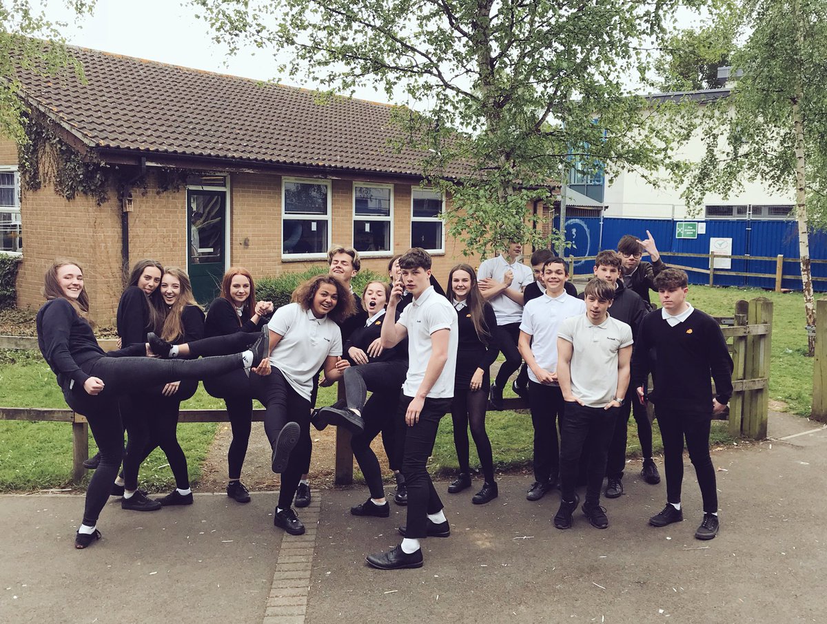 MWASport's tweet photo. That last ever GCSE PE theory Friday feeling for 11C/D! A pretty great bunch all in all... 🤞they get the grades they deserve next week! #tea&amp;treats ☕️ 🍪 #classof2018 #PreparationIs🔑 #hardworkpaysoff #FridayFeeIing #Proud2bHeathfield 🍃 https://t.co/CGk8XADzX0