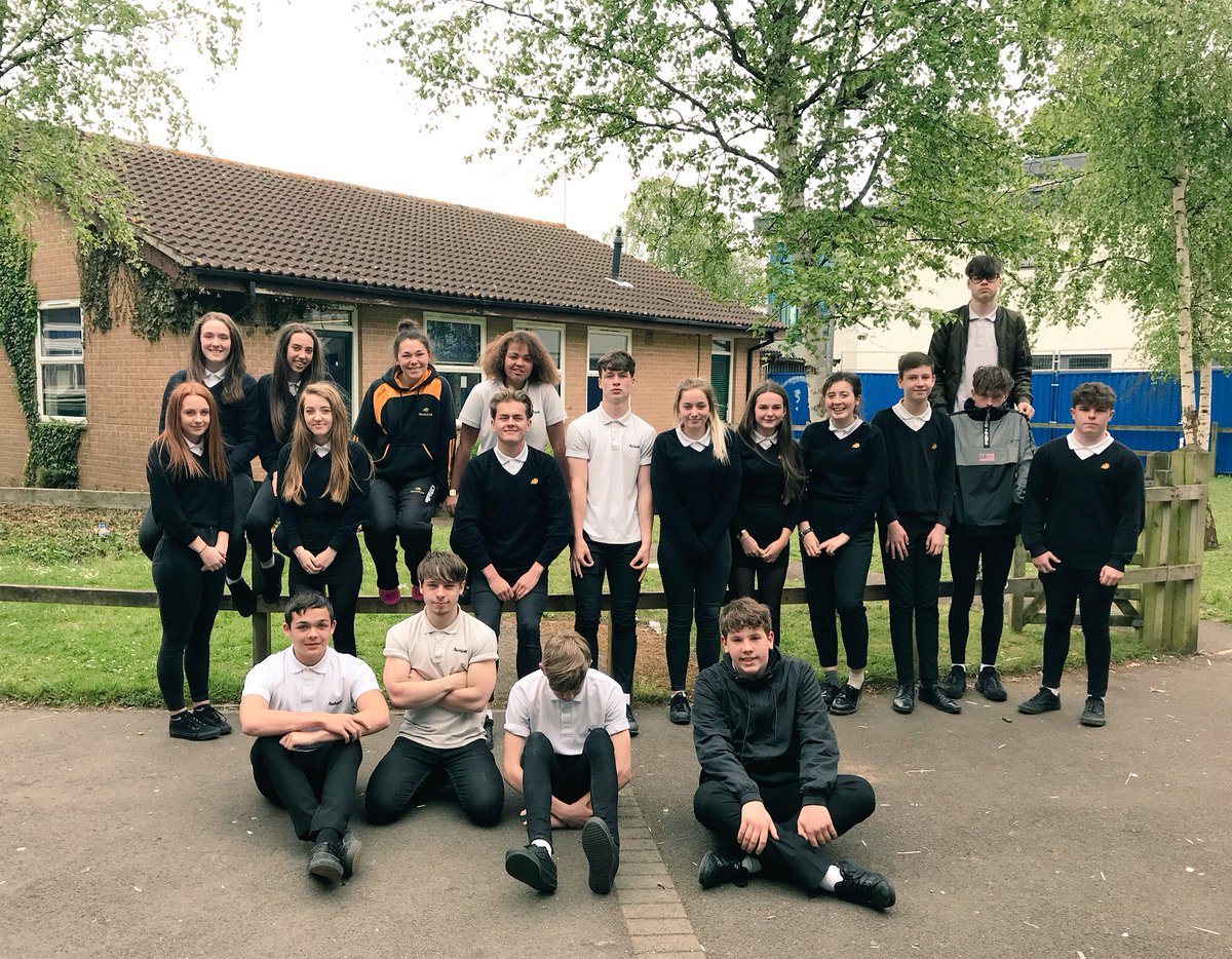 MWASport's tweet photo. That last ever GCSE PE theory Friday feeling for 11C/D! A pretty great bunch all in all... 🤞they get the grades they deserve next week! #tea&amp;treats ☕️ 🍪 #classof2018 #PreparationIs🔑 #hardworkpaysoff #FridayFeeIing #Proud2bHeathfield 🍃 https://t.co/CGk8XADzX0
