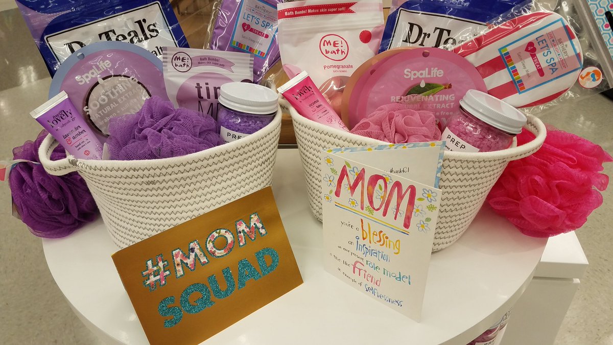 JazminCor's tweet photo. Mother's Day is right around the corner, don't worry, we have your back! Come visit #T0293 and get your last minute Mother's Day gifts. #TreatYoMomma #Target #TargetMamaWins #MothersDay https://t.co/wWF0BQNCix