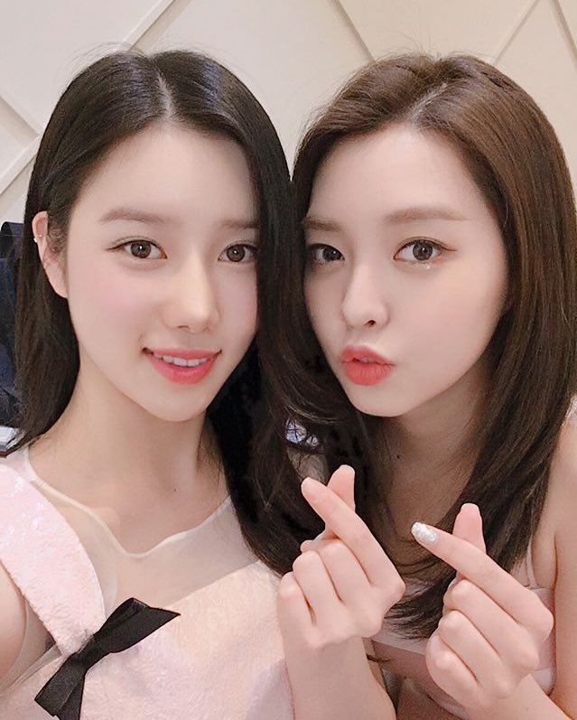 YooJooBrasil's tweet photo. #TAEHAGRAM | 11.05.18 - Atualização do Instagram da Taeha com a Sehyung.
#Berrygood #Berrygood_HeartHeart #Taeha #베리굿 #Sehyung https://t.co/lgyxNSZwJC