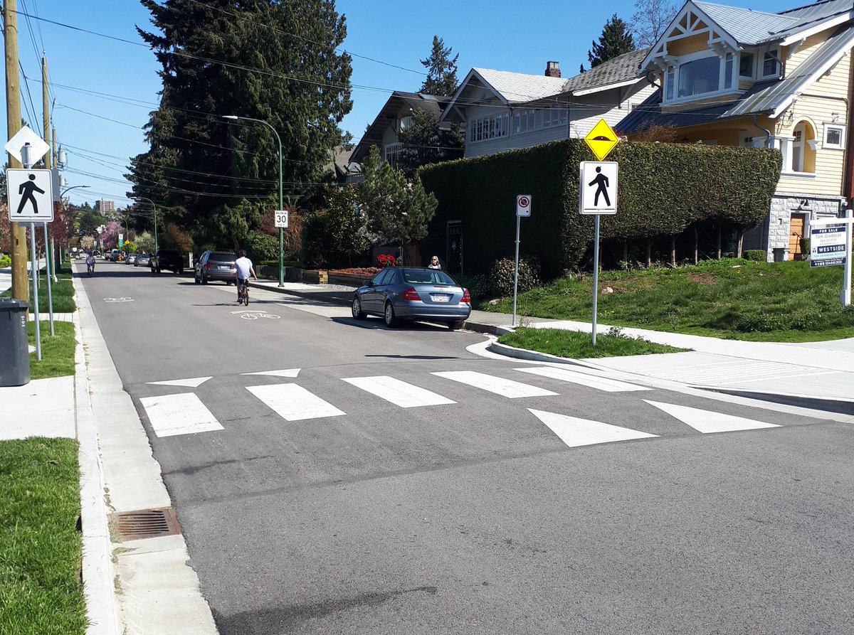 dstn_m's tweet photo. @estolte @AndrewKnack A few examples of well designed crosswalks that give good physical and visual cues to drivers and make crossing safer for pedestrians. #yegwalk #VisionZero #HumanScaleCities #SafeStreets https://t.co/sevsjxSGRT