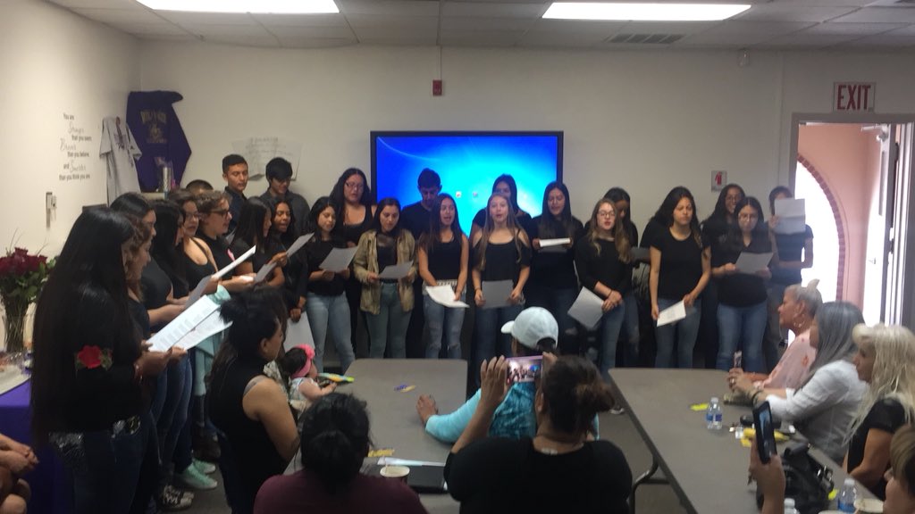Livingston_HS's tweet photo. Our first Mother’s Day Celebration total success 💐over 30+ moms present plus other attendees. Thank you Mrs. Moran’s @ProfeMoran 4 your classes’ performances, they were awesome & donating 2 🎂 . #lhs24 #muhsd #mercedUHSD #ParentsCenter #AdministrationSupport @wolvesprincipal https://t.co/y0bz6U0BfA