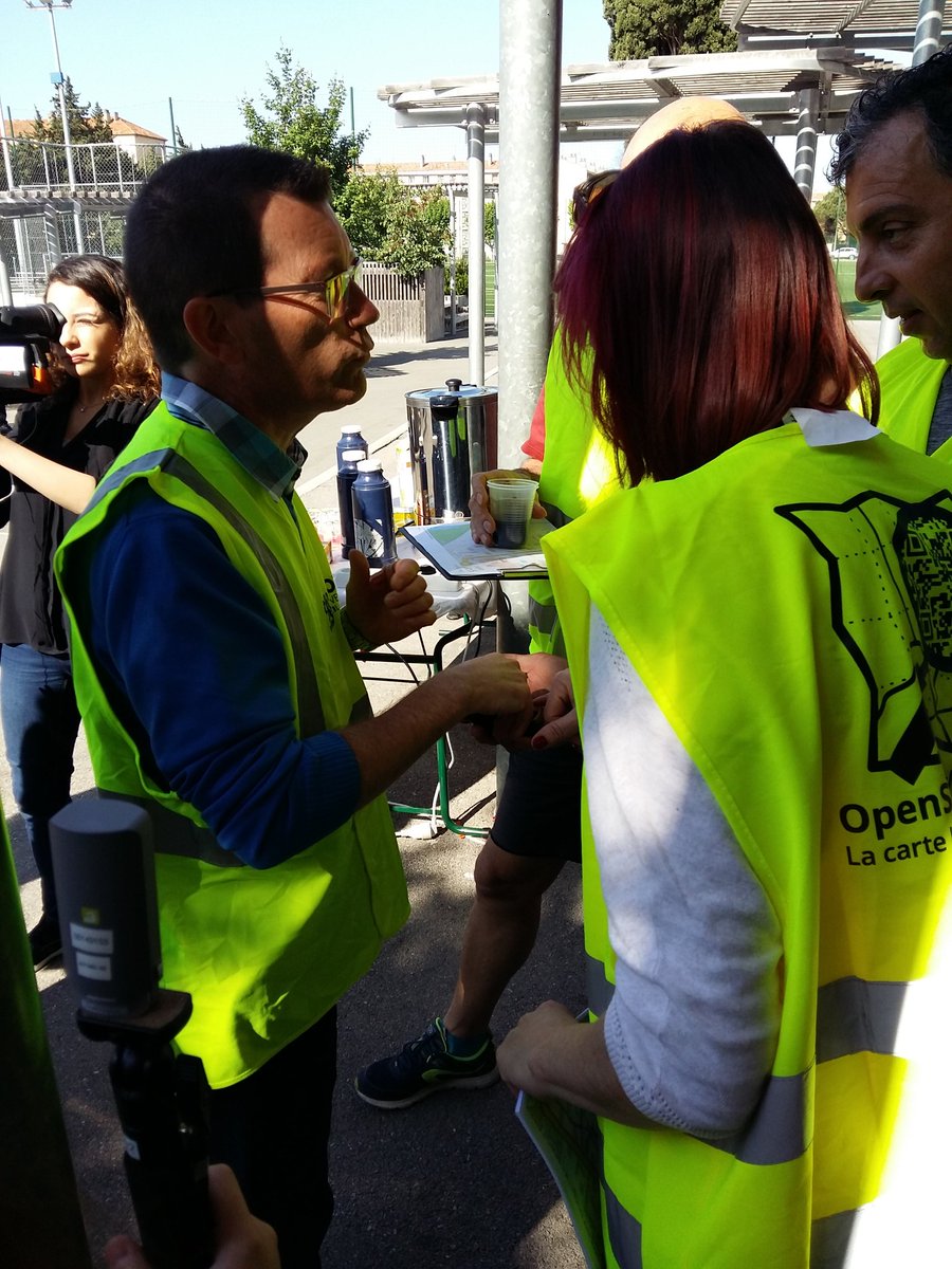 JLZIMMERMANN's tweet photo. #Canourgues2030 expérimentation du #Kit360 de photo-documentation immersive lors d' @OperationLibre à Salon-de-Provence ce 11 mai 2018 par @mairiedigne pour @mapillary #opendata #commons cc @RegardsCitoyens @framasoft @opendata_fr @OSM_FR @debrouillotwit @laboate https://t.co/UOCXLjR8I4