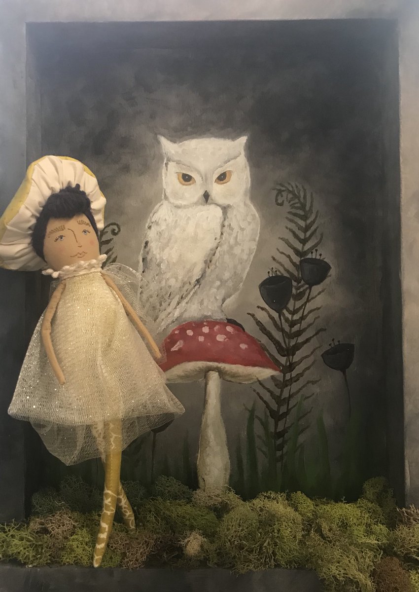 Essential_Goods's tweet image. We are in love with these magical shadow box collaborations by @erinelizabethart and @beardedfellas So beautiful #shadowbox #textile #painting #collaboration #essentialgoods #shoplocal #downtownlawrence #unmistakablylawrence #explorelawrence