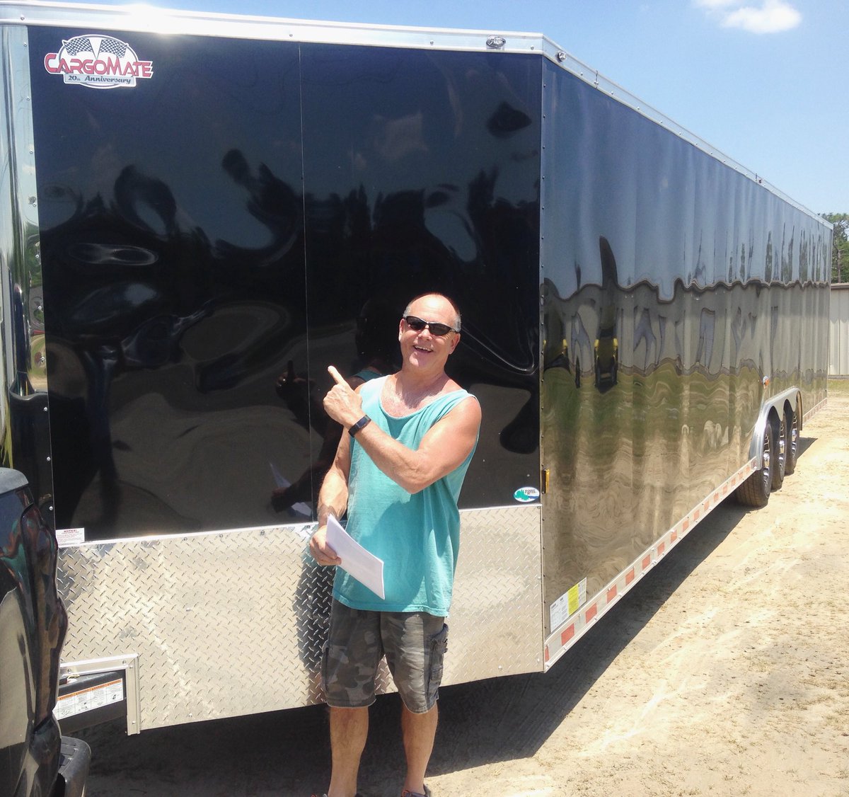 iTowTrailers1's tweet photo. ALL SMILES here! Jeff Puckett is hauling so much more with this triple-axle beast for so much less!! #trailers #cargo #cargomate https://t.co/8UQT5xv0vP