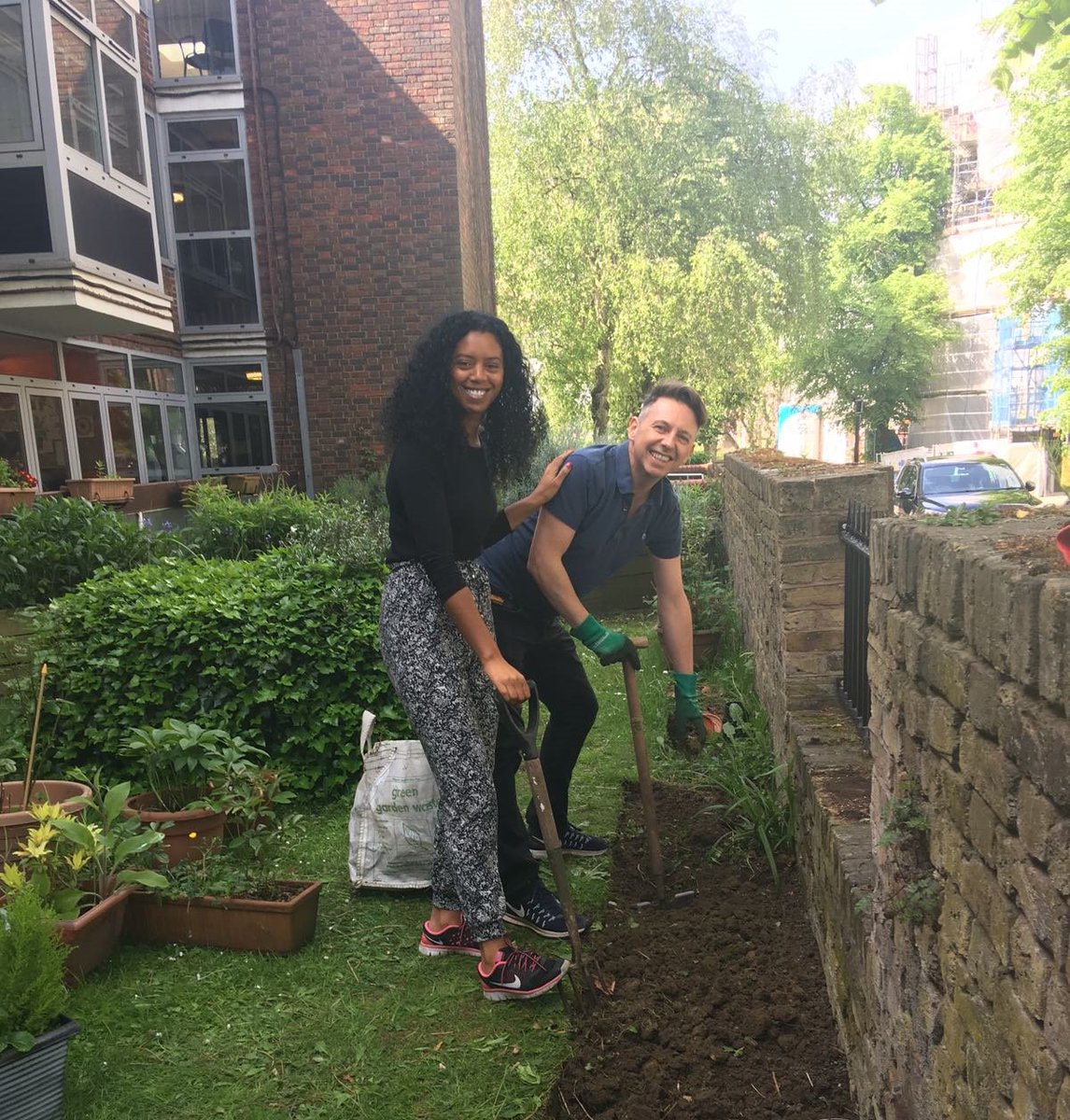 careersinracing's tweet photo. Staff from @BHAPressOffice taking part in Racing Together Community Day volunteering at @AgeUKCamden #RTday #volunteering #GetInvolved https://t.co/F4CIjRgtkr