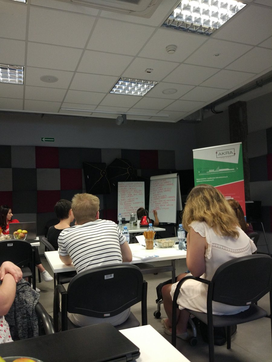 imyourredhead's tweet photo. We started the first day of #girlsjs workshops in Kraków 😍 https://t.co/W1tm6J7ico