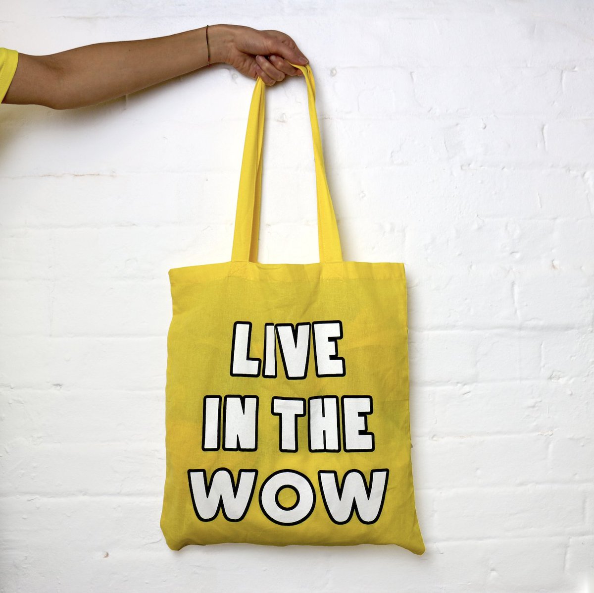 drink_wow's tweet photo. Totally excited for the weekend! Or is it totes? 🤔 Either way it's #friday, so kick-back and #LiveintheWOW 🙌 https://t.co/22n3N32Kgq