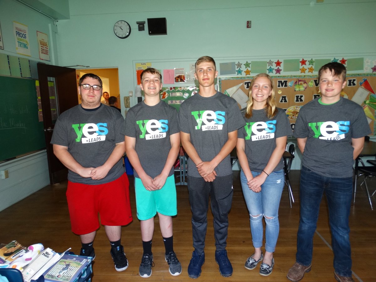YESLEADS's tweet photo. Hancock High School had their second round of presentations this morning. They presented to 7th and 8th graders and Hancock Middle School and did a great job! 🎉 Thank you for being positive, drug-free role models to the younger students! #YESLEADS @HCSDWildcats https://t.co/Z2qIyQ9mkC