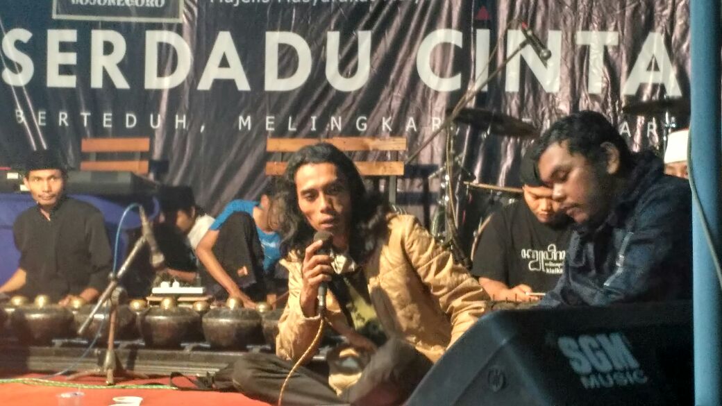 qohhar22's tweet photo. Malam ini @SerdaduCintaID kerawuhan mas Dio (surabaya) dan cak Edi dari @PasebanM 
#SCMei https://t.co/7WApXkxkip
