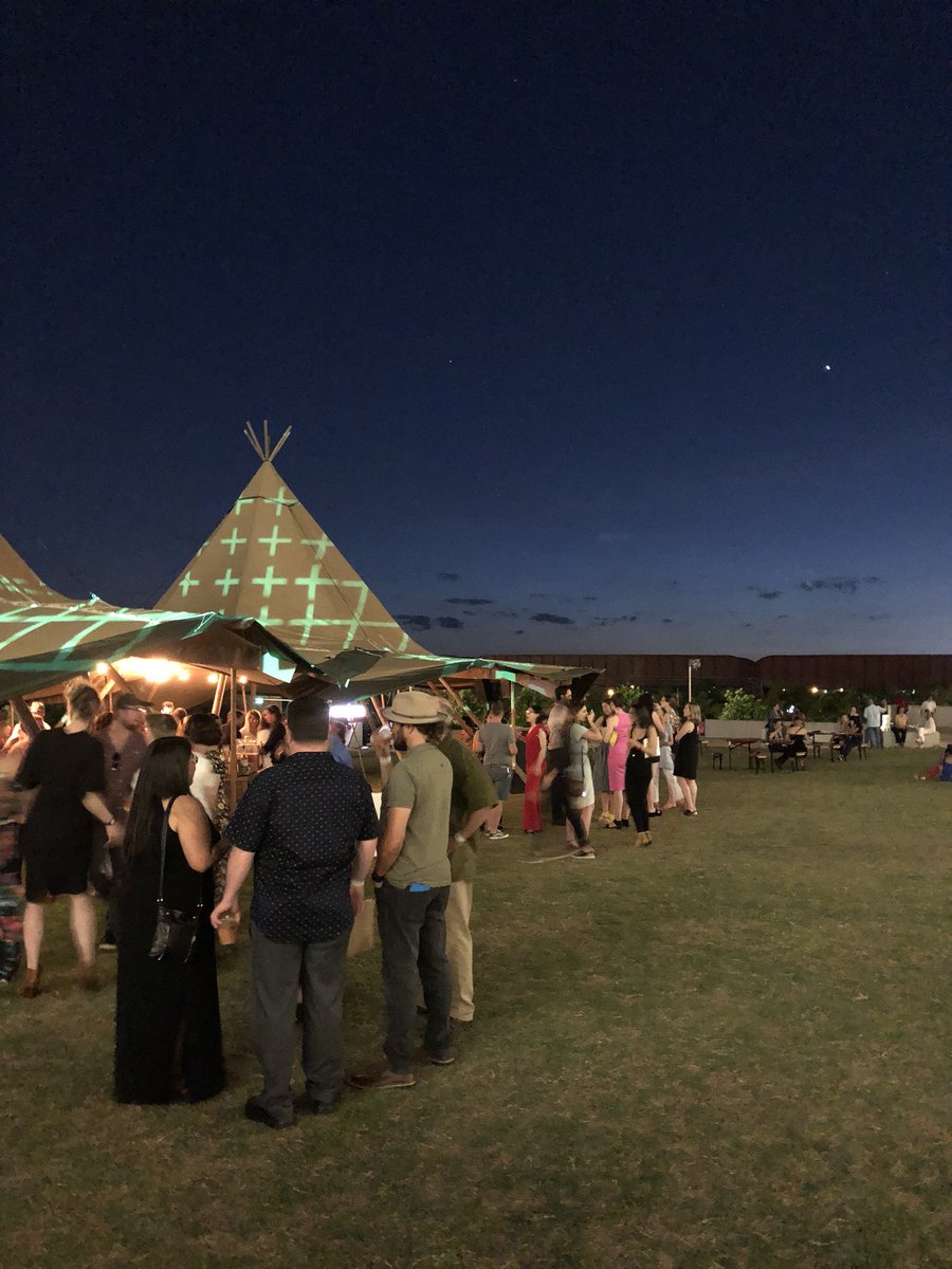 apramuk's tweet image. Standing room only last night at the DUE WEST group show. Also, it was a beautiful Austin evening. The show is up till May 20, lots of amazing original artwork, affordably priced. Definitely worth a look-see. #WEST346 #westaustinstudiotour #bigmedium