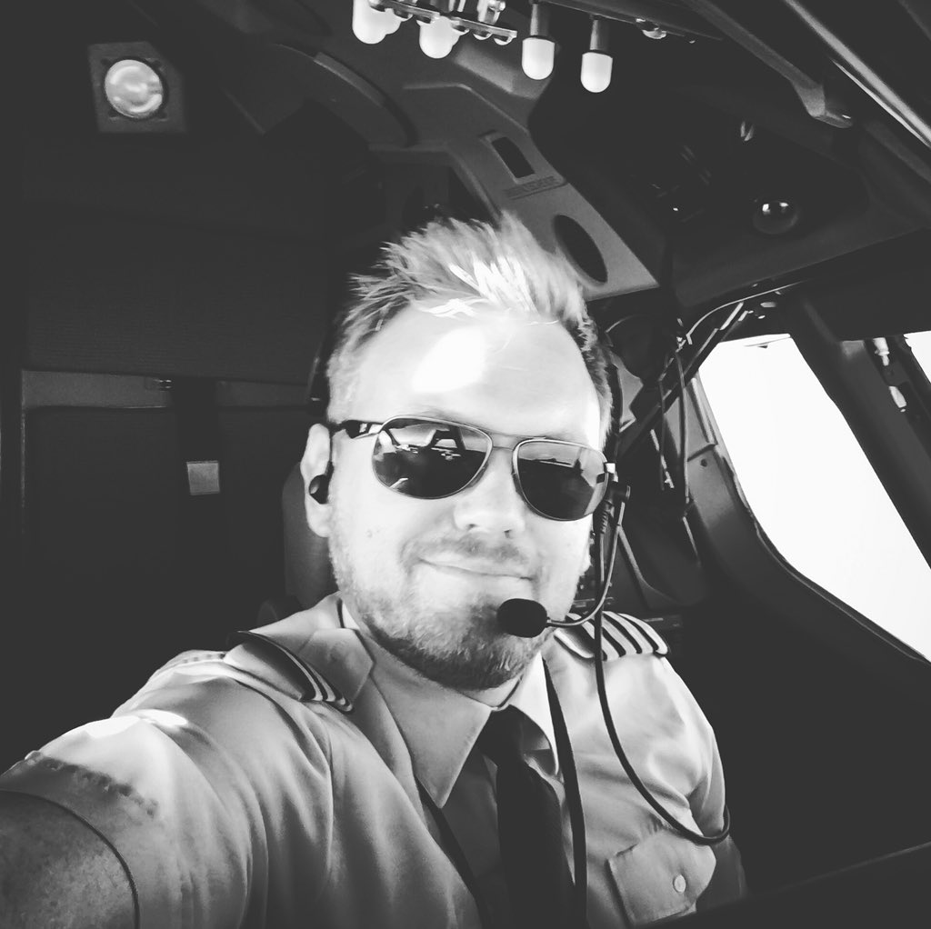 MenTourPilot's tweet image. Check out my review of the new Bose ProFlight headset!

youtu.be/HOHhVh4frA4

@BoseAviation #avgeek #aviation #proflight