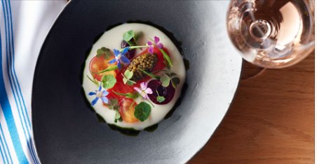 Are you looking to taste incredible food while you taste incredible wine here in #NapaValley? Then you should check out these 12 fantastic places to taste wine with food from Eater SF here: bit.ly/2olez6E 

#VisitNapaValley #FoodieFriday