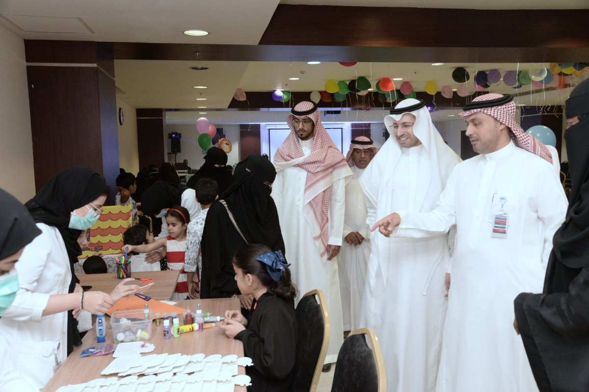 المدينة الطبية الجامعية A Twitter المركز الجامعي للسكري بـ المدينة الطبية الجامعية في جامعة الملك سعود يحتفل بنجاح أطفال السكري بمستشفى الملك عبدالعزيز الجامعي بحضور المدير الطبي للمستشفى د هتان الخياري و مدير المركز د عبدالله القويحص Https T Co