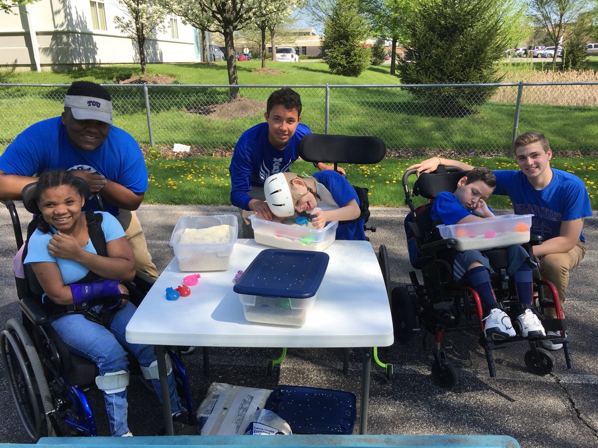 MACampusMin's tweet photo. A group of juniors &amp; seniors spent last Monday with our friends at Hope Wall school. Our students guided the students from Hope Wall through activities such as softball, soccer, bags, music-making, and parachute. Truly a chance to experience and give joy and Christ’s love! https://t.co/PvrOdKtsZL