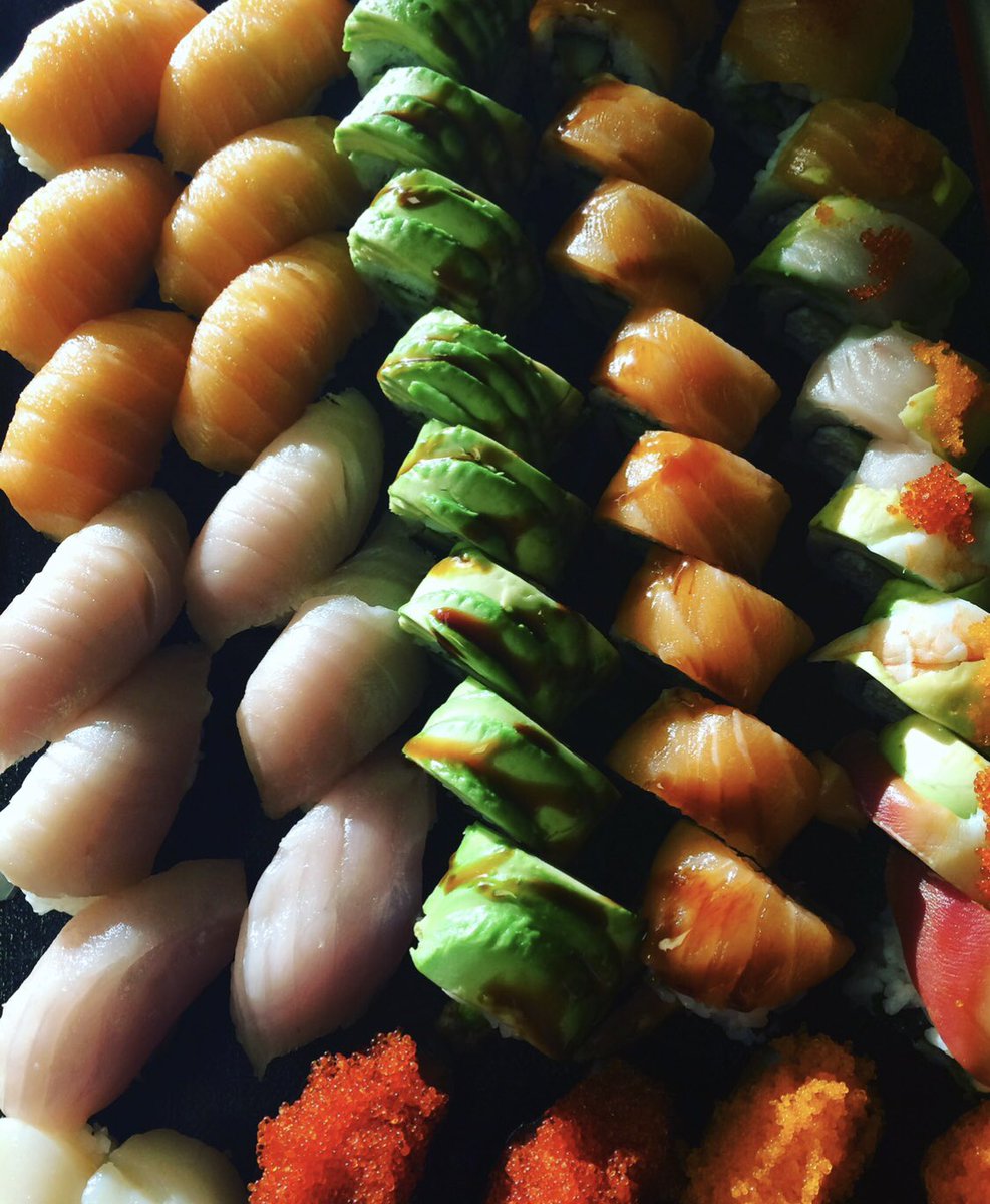 Happy Friday! Looking for a last minute Mother’s Day gift? Come by and pick up a beautifully made gift card today🎁 #medicinehat #sushi #japanesefood