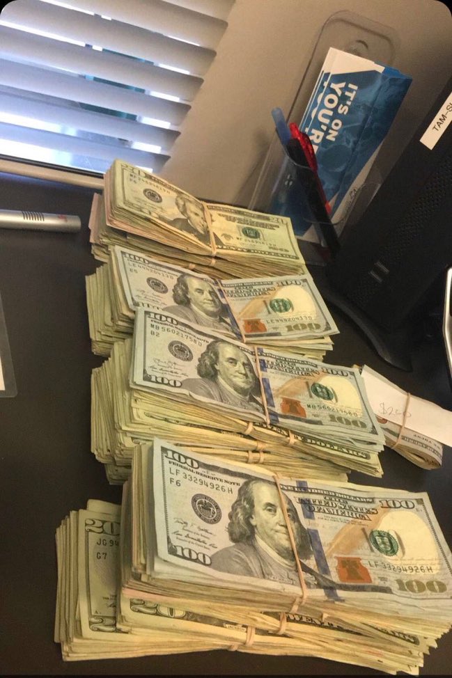 FunnyQuotees's tweet photo. rt for good luck https://t.co/ovLVwBrXiA